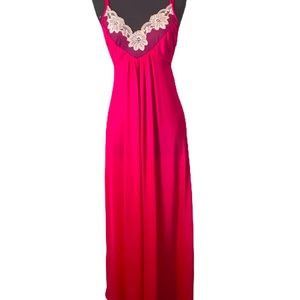 Vintage 1970's KAYSER En Kalure Nylon Slip